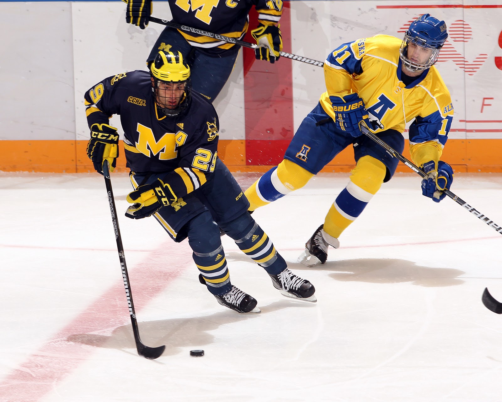 Alaska Nanooks Hockey Blog: Nanooks Fall to Michigan 2-5