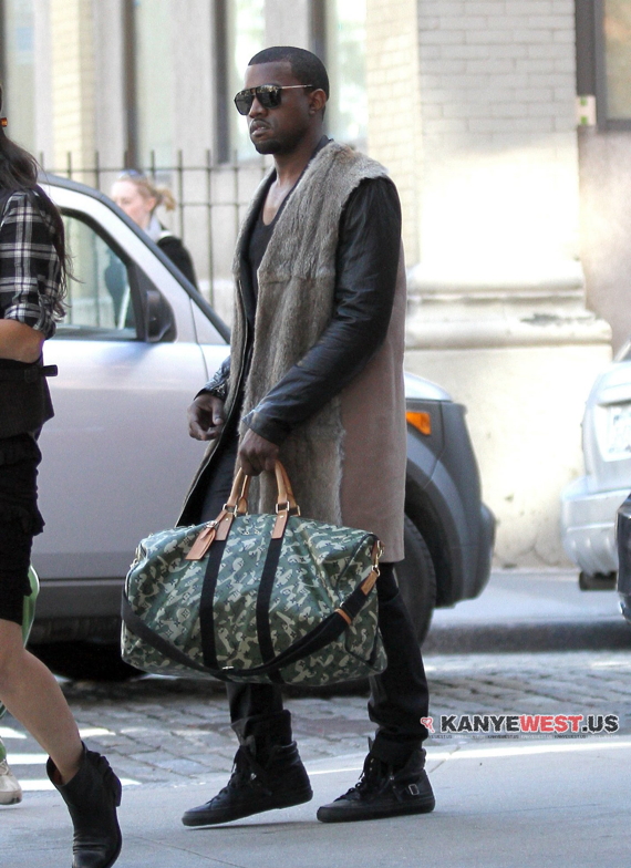 Peas&Corn: KANYE WEST SPOTTED WITH THE LOUIE X TAKASHI DUFFEL