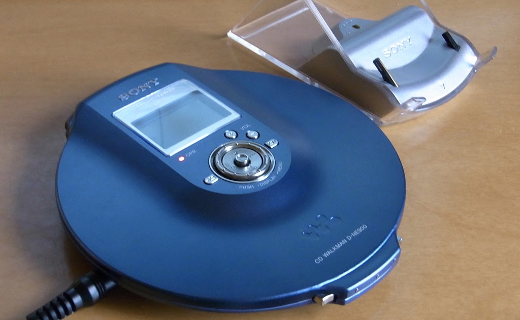 卓上オーディオ (Tabletop Audio): ポータブルCDプレイヤー(SONY D-NE900)