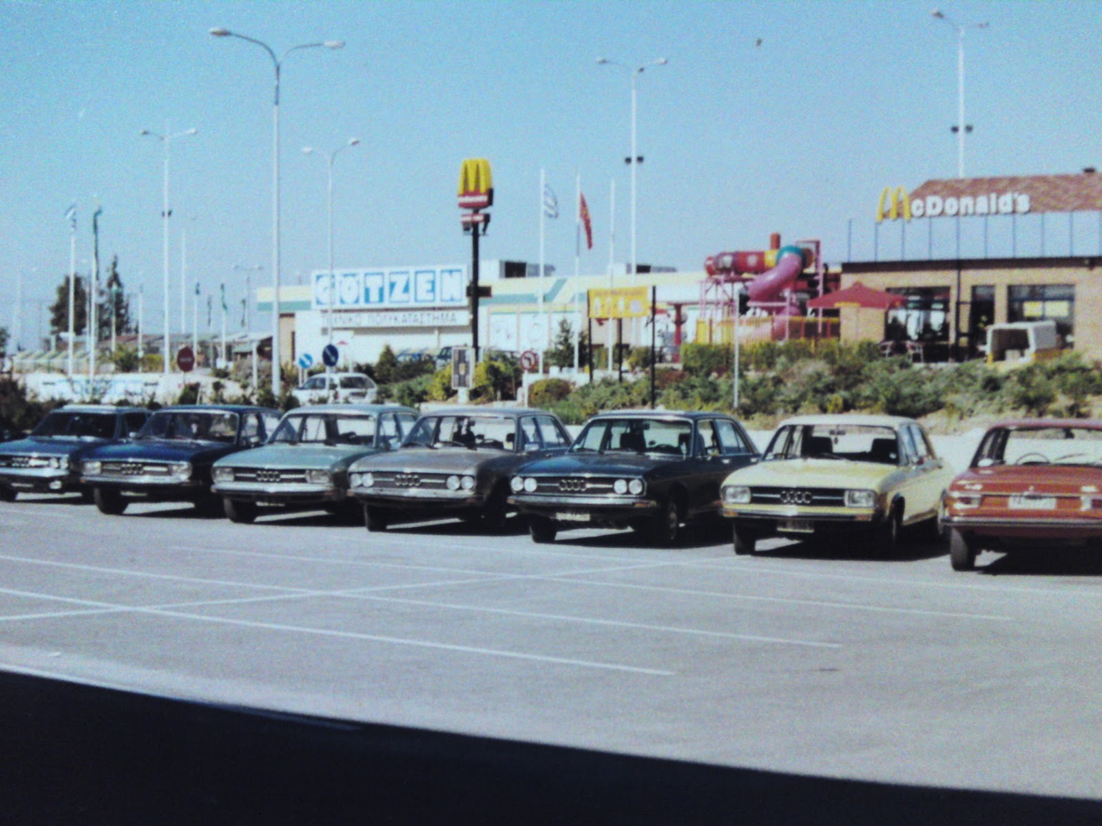 AudiVirus Audi 100 c1 cars in Greece!