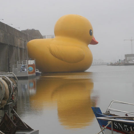 [giant-rubber-duck.jpg]