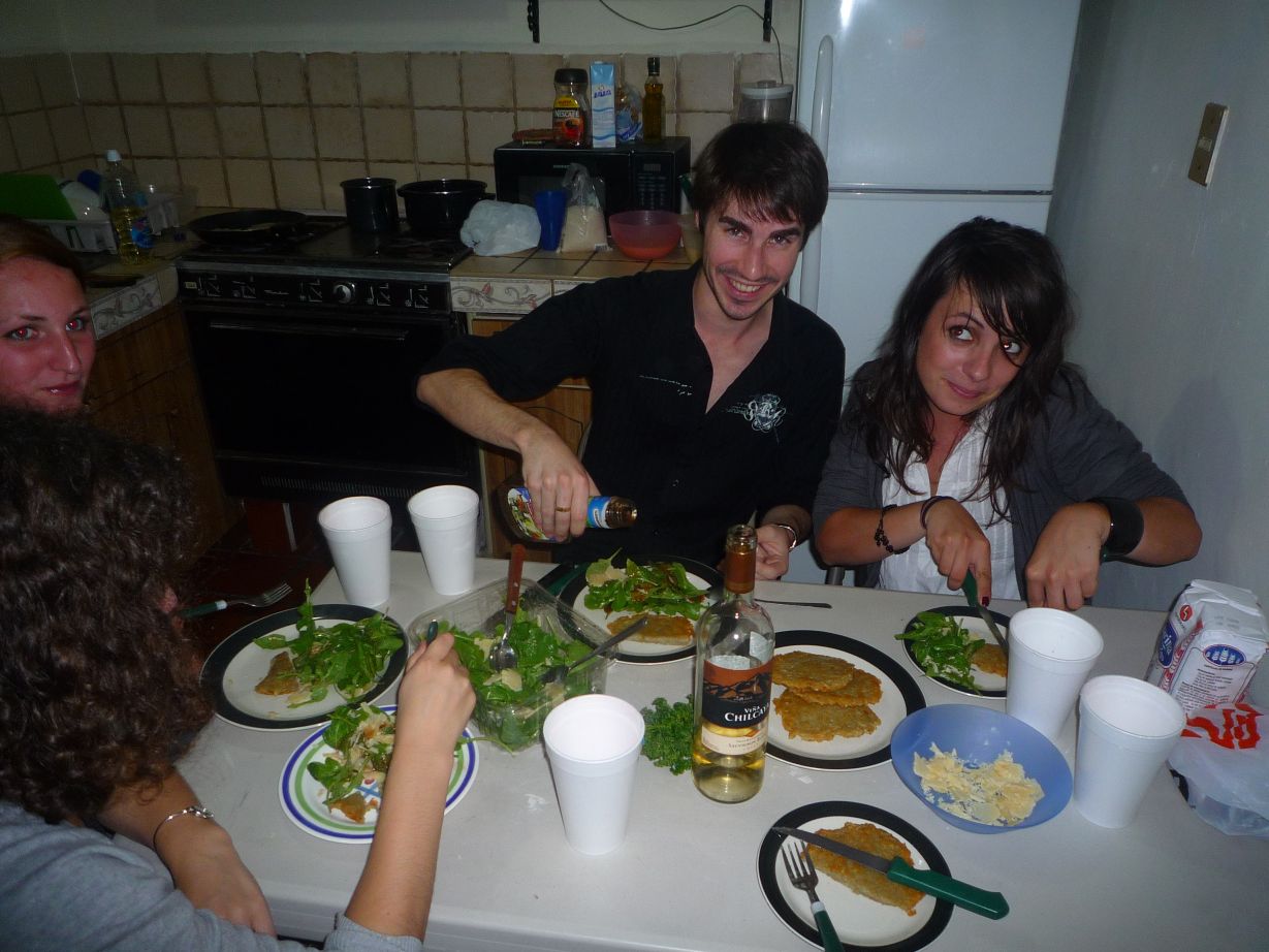 [int_dinner_03.jpg]