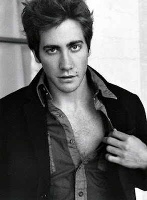 CRAZY HOT GUYS: (ACTOR) JAKE GYLLENHAAL + FAKE NUDE PICTURE