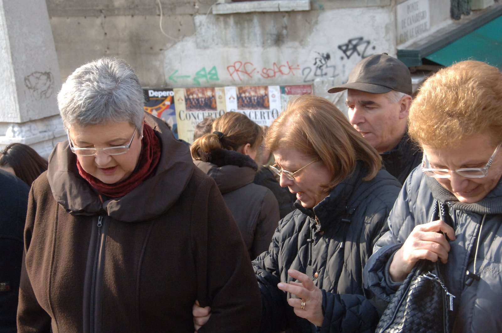 [DSC_0020+13-35-16.JPG]