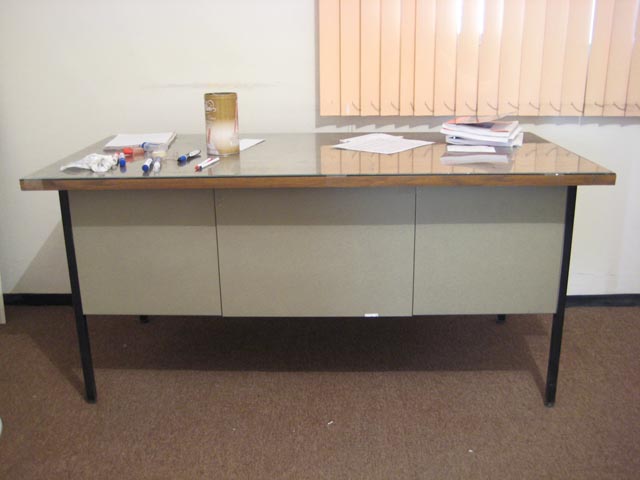 BAZAR: MUEBLES DE OFICINA...