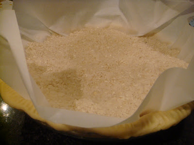pie crust weighted with rice