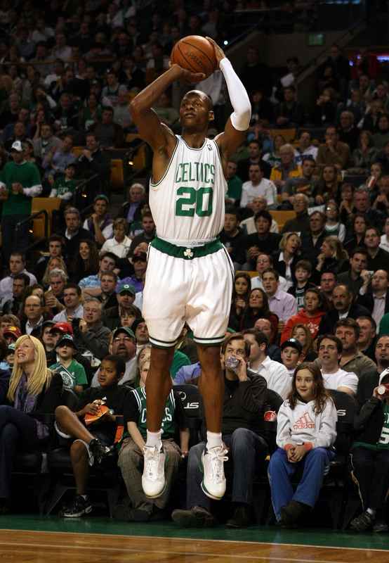 News and Hairstyles: ray allen shooting a 3