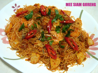 WELCOME TO RSR ROTI GULUNG SARDIN, MEE SIAM GORENG