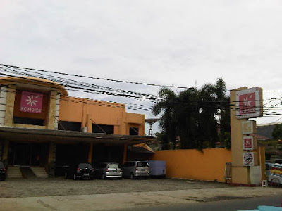898 Gathering 2011: Bondies cafe - Tampak depan