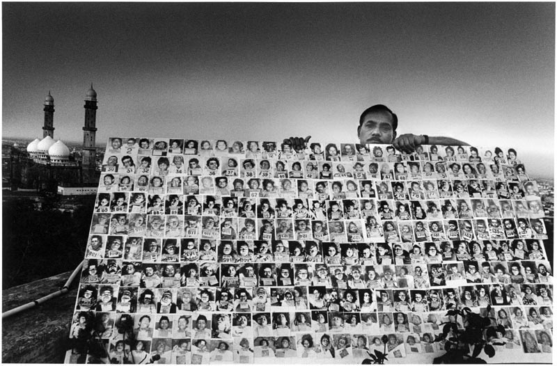Tulika Publishers: Bhopal Gas Tragedy: The Worst Industrial Disaster in ...
