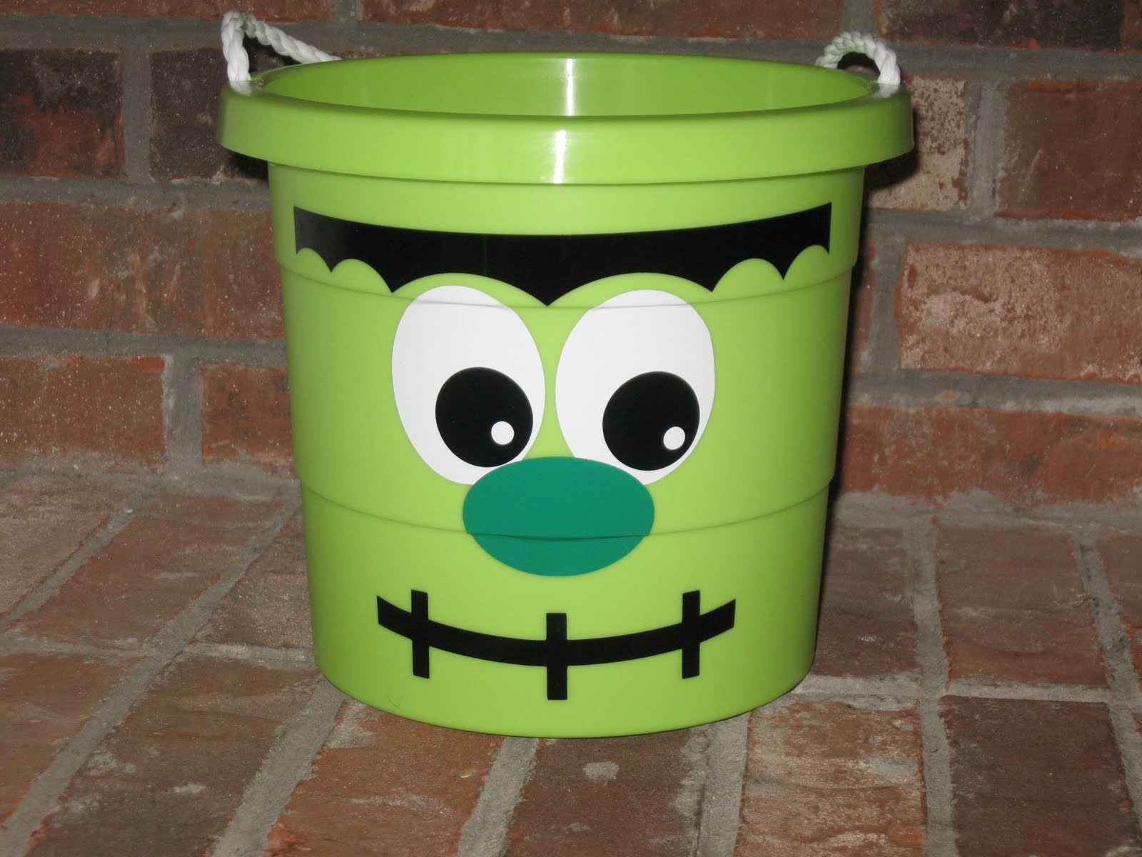 dotted delights Trick or Treat Buckets 12.00