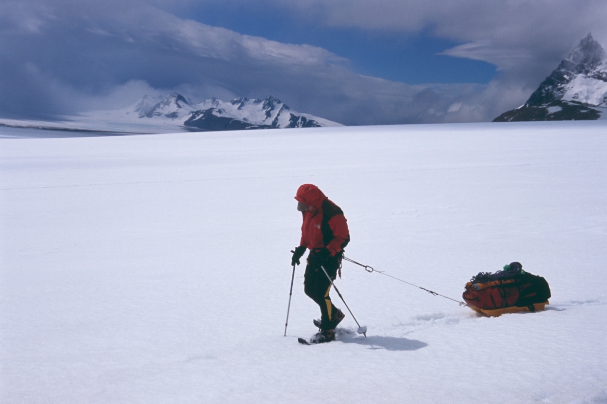 Mujeres de Pyrenaica: Campo de Hielo Sur (Patagonia) - María Ángeles Sañudo