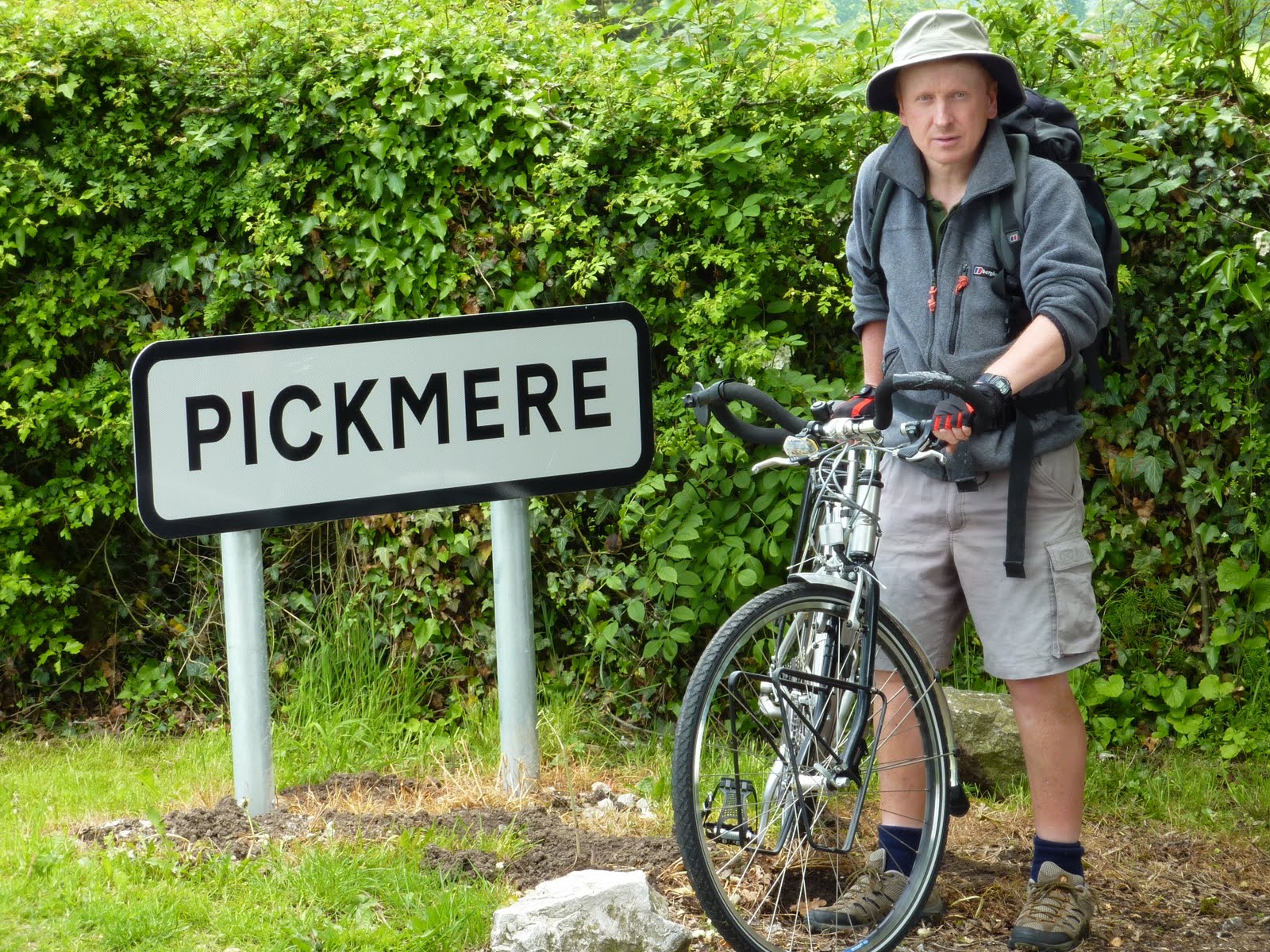 eight-one-one-seven: Cycling photo shoot at Pickmere -3rd June 2010