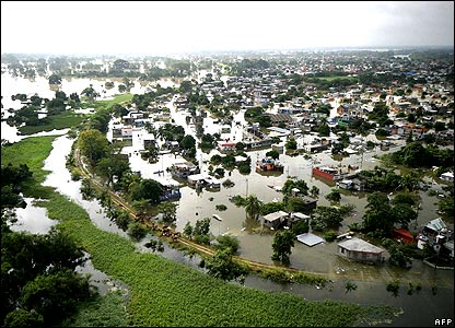 [mexico+floods.jpg]