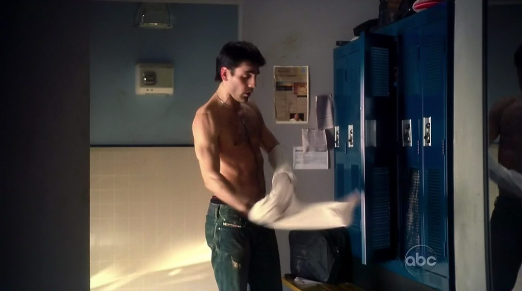 Ben Bass is shirtless on the first episode of the new show Rookie Blue. 