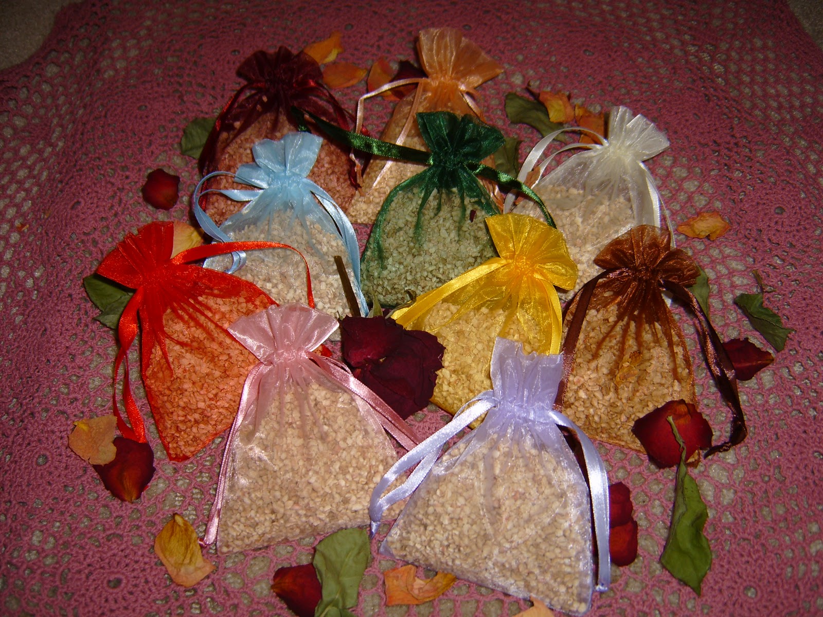 Between You and Me..... How to make Potpourri Sachets