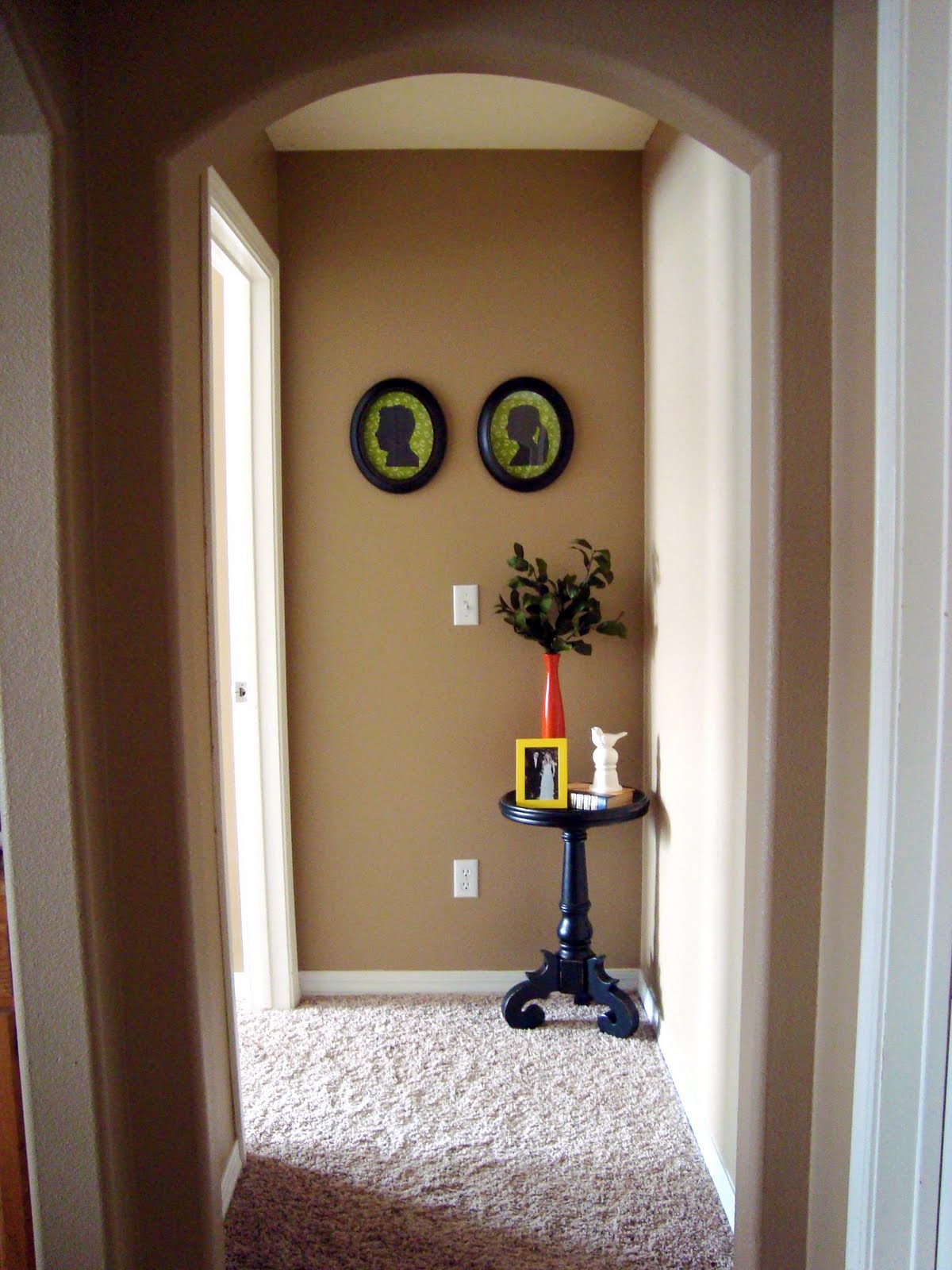 the simple things .bedroom entrance alcove.