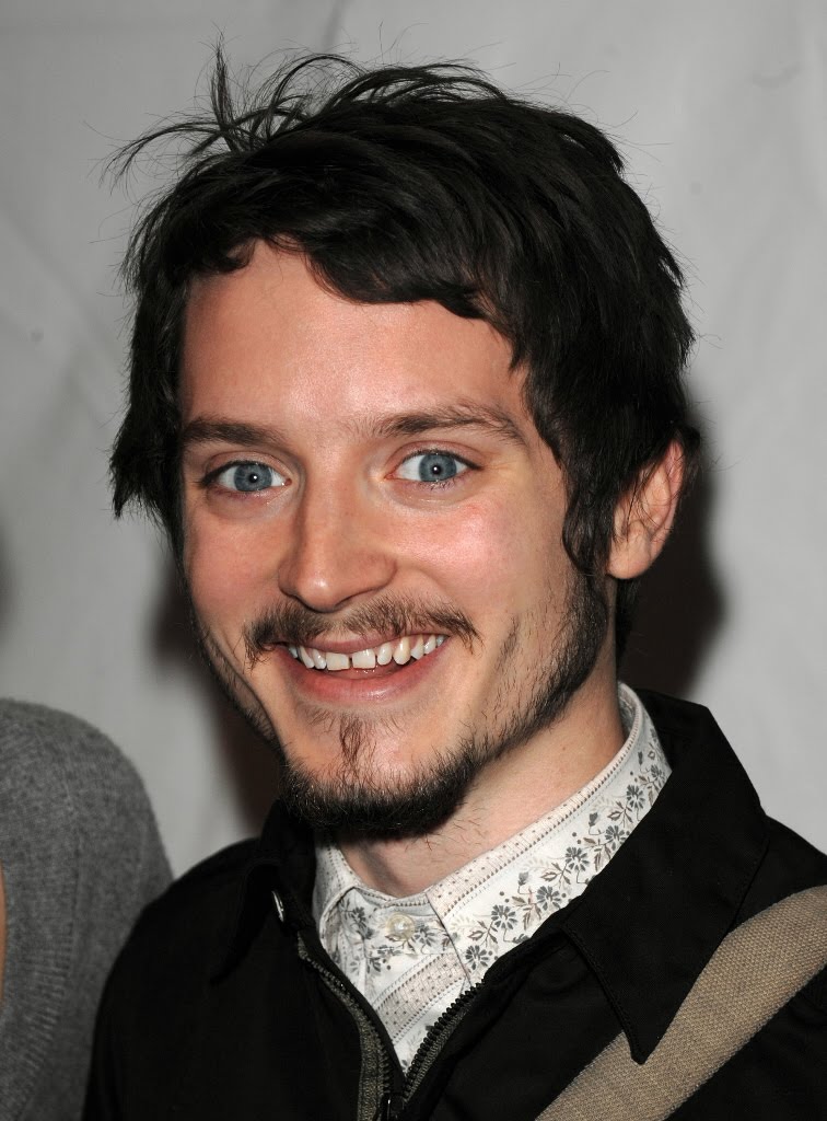 http://3.bp.blogspot.com/_AJ4wGazvdK4/TTovubOVofI/AAAAAAAABVo/YrjcPYCnQJI/s1600/elijah-wood_06.jpg