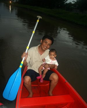 [malik+naik+perahu+kano+3.jpg]