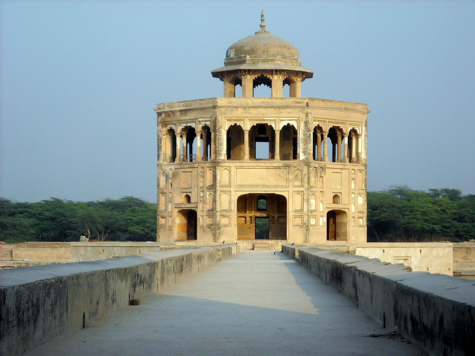 A Tourist 2 Pakistan!: In the Loving Memory of Mansraj