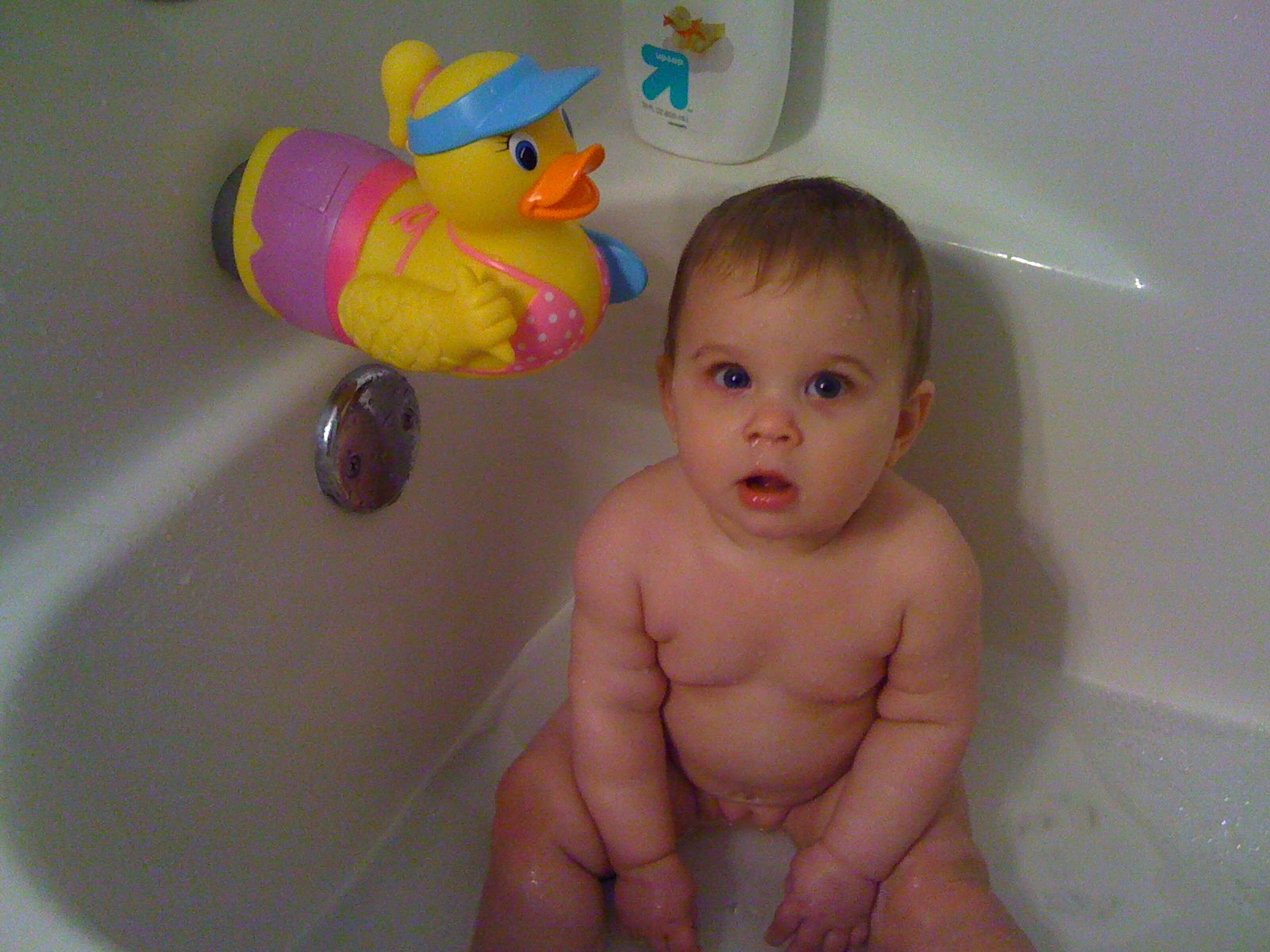 the-howell-s-bathtub-fun