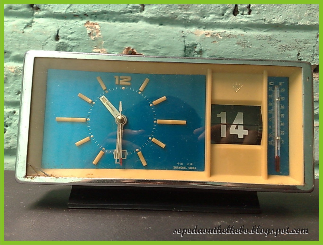 JAM WEKER WITH KALENDER + THERMOMETER (TERJUAL)