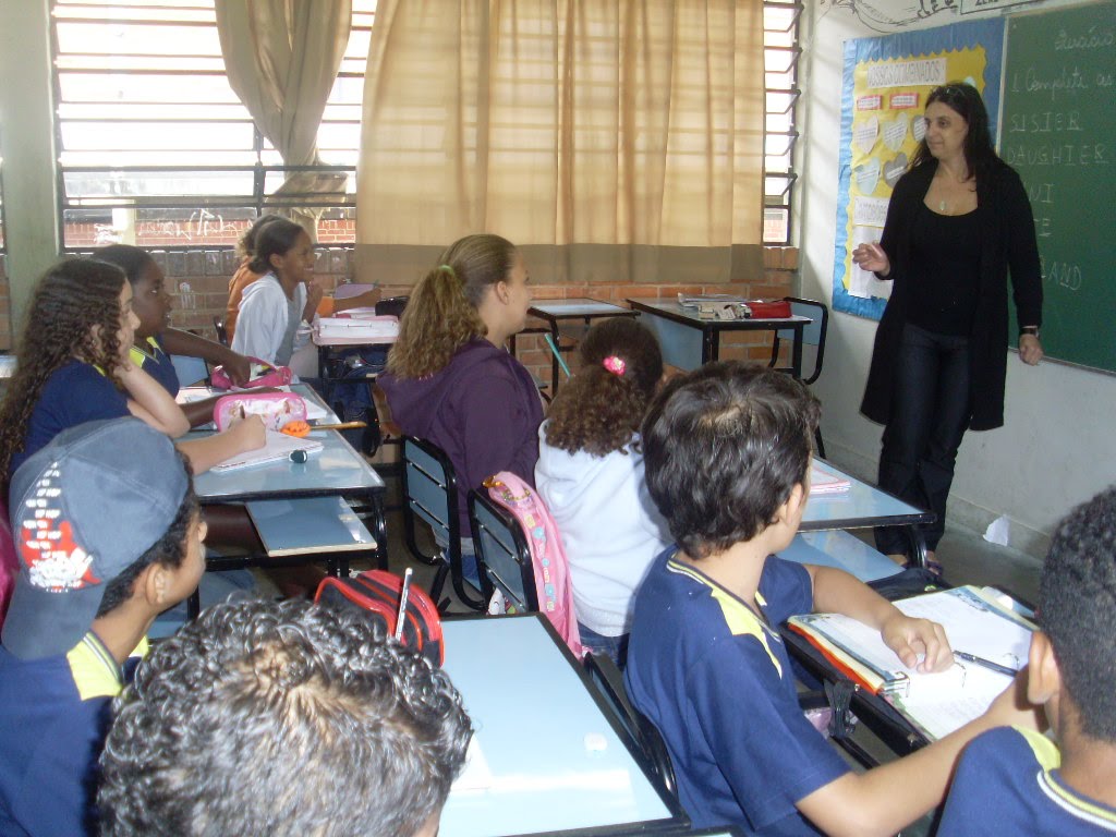 Escola Estadual Carvalho Brito: Reposição de aula
