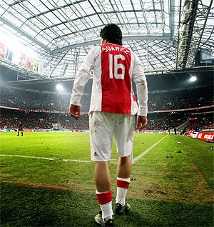 Mostly Random Photos, eh?: Luis Suarez playing for Ajax