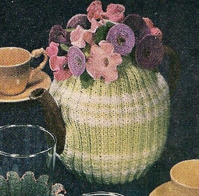Free Patterns - 20+ Tea Cozy to Knit &amp; Crochet