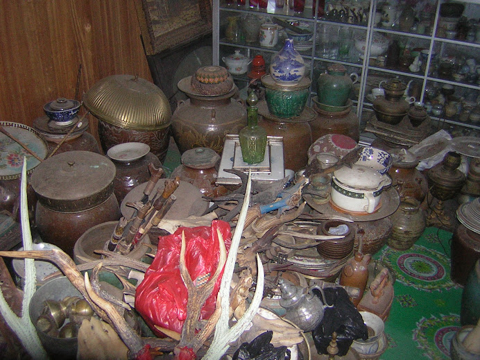 guci, piring, dan mangkuk antik lebih dari 100 pcs