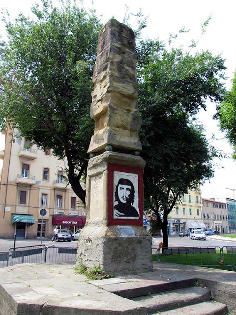 Defaced obelisk, Livorno