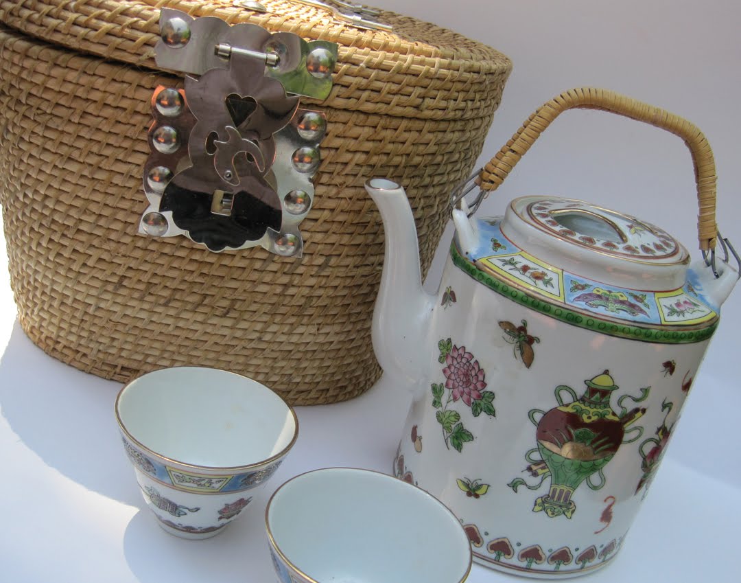 Tea With Friends A Chinese Tea Basket