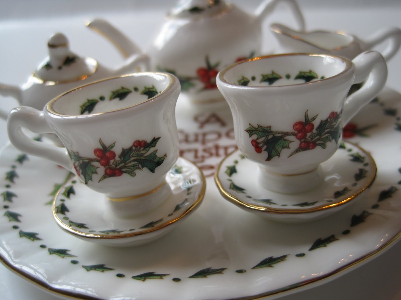 Tea With Friends: A tiny Christmas tea set