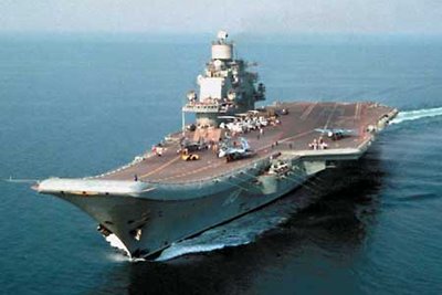[Vikramaditya+aircraft+carrier2.jpg]