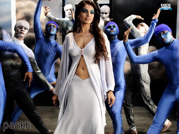 bipasha-basu-from-pankh-3.jpg