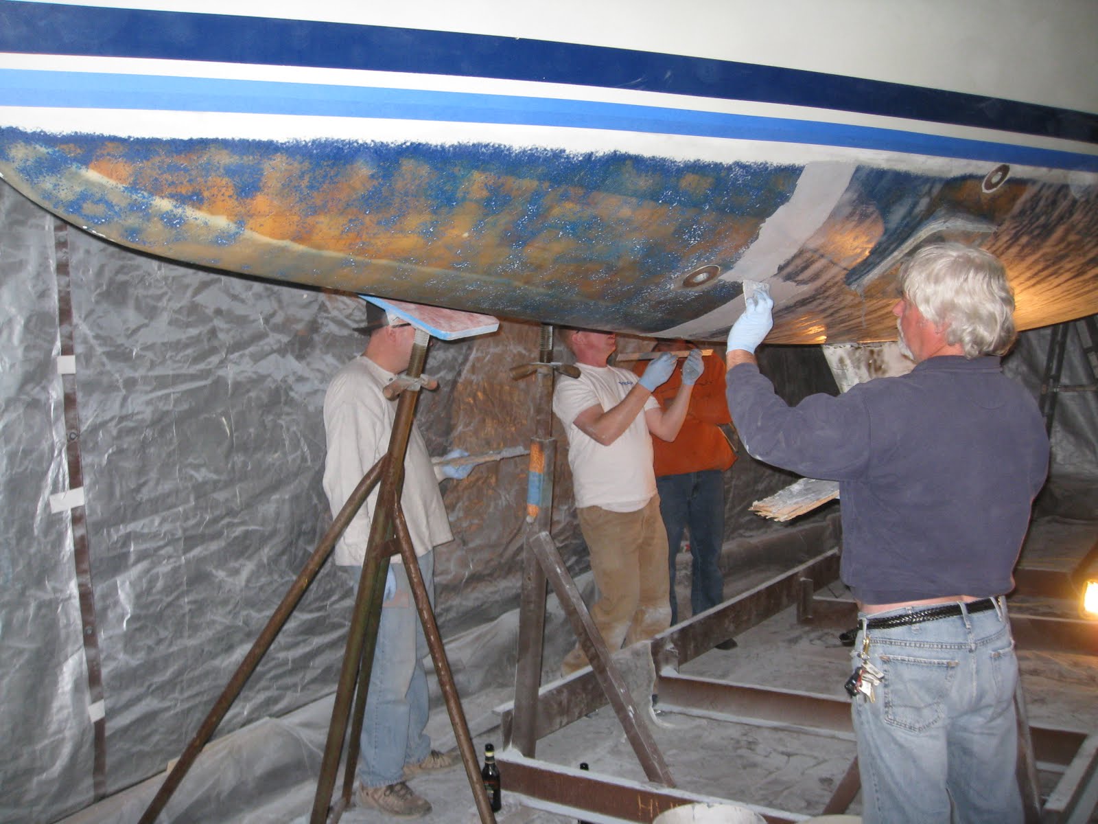 HULLABALOO J/30 HULL 443 FAIRING COMPLETE ON TO THE BARRIER COAT!