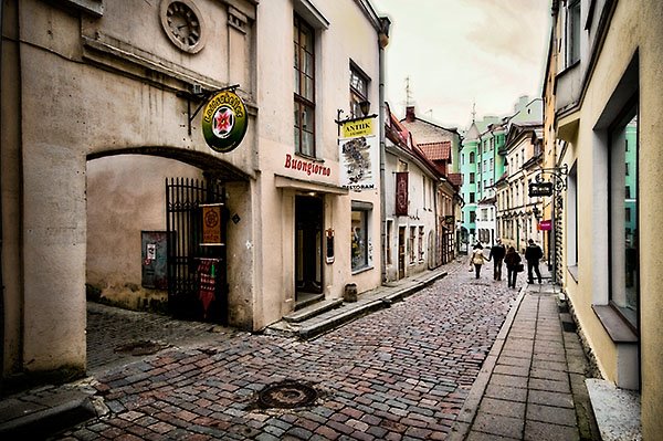 [EstTallinnSvenHelle'sBldgMy09.jpg]