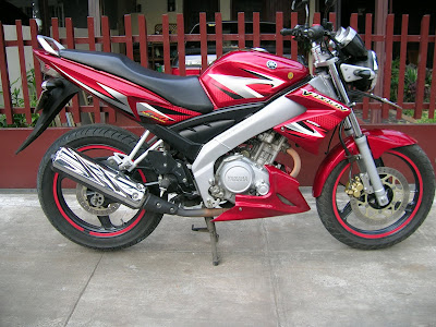 Yamaha V-IXION Fuel