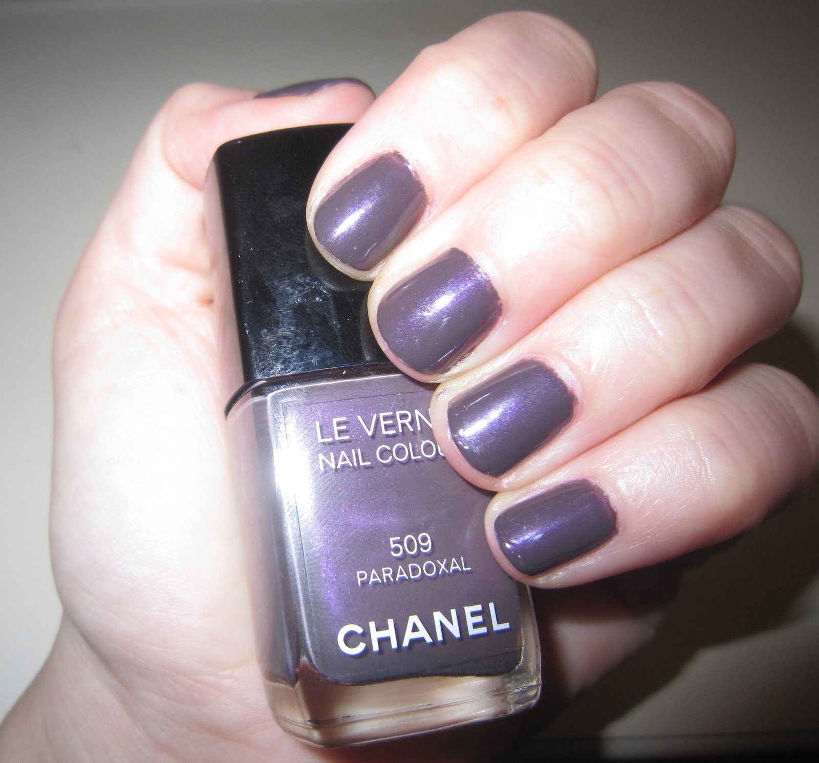The Beauty of Life: Mani of the Week: Chanel Paradoxal