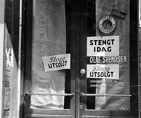 [Oslo+flaggfabrikk+8+mai+1945.jpg]
