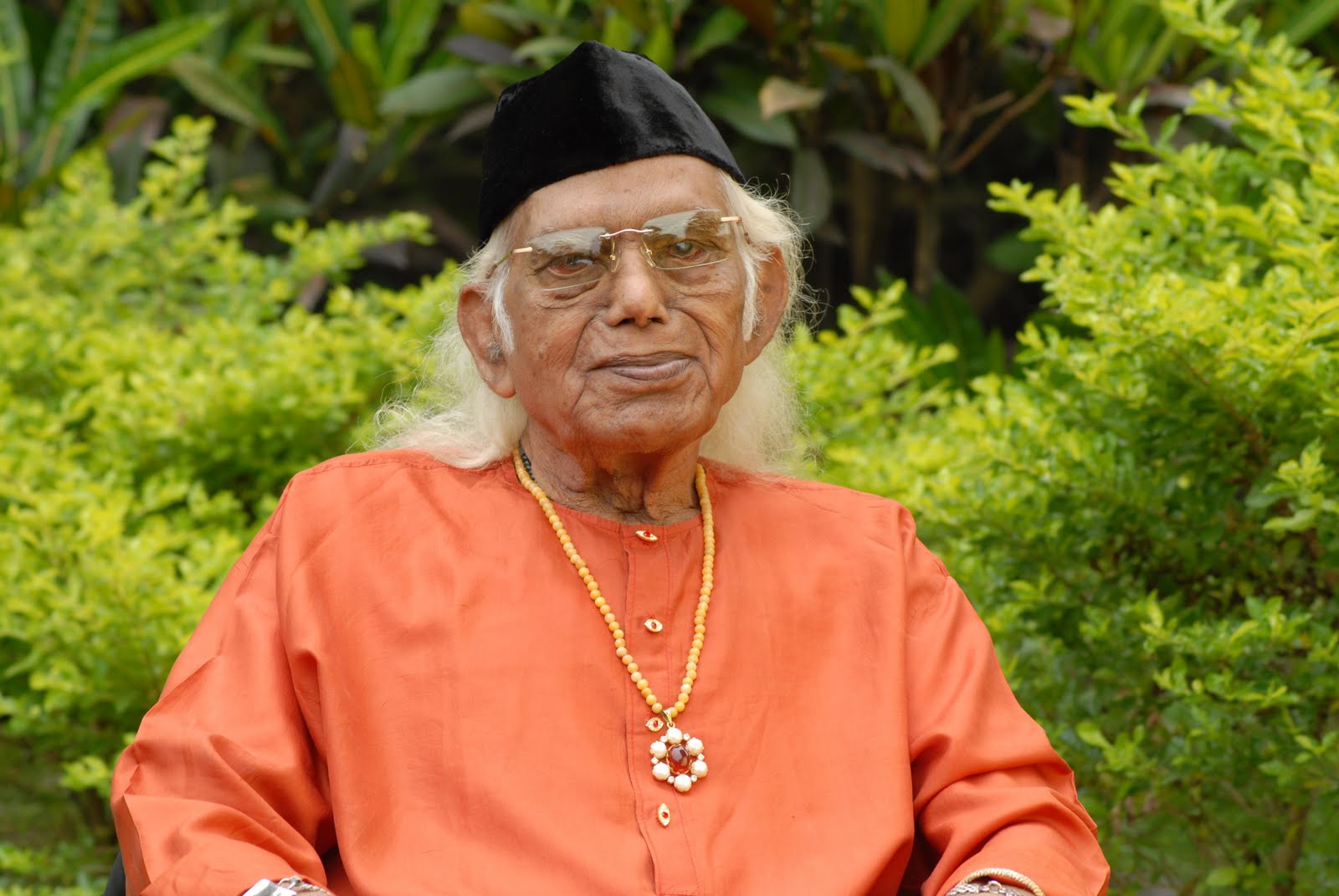 इस मोड़ से: March 2010
