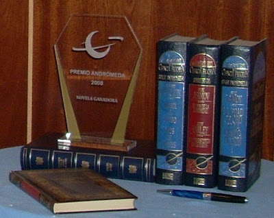 Premio Andrómeda de Ficción Especulativa. 3 categorias: Ensayo, Novela y Relato