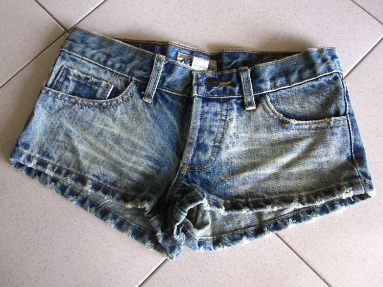♥ My Ex Lover's Closet: ***SOLD*** Daisy Duke Denim Mini Shorts