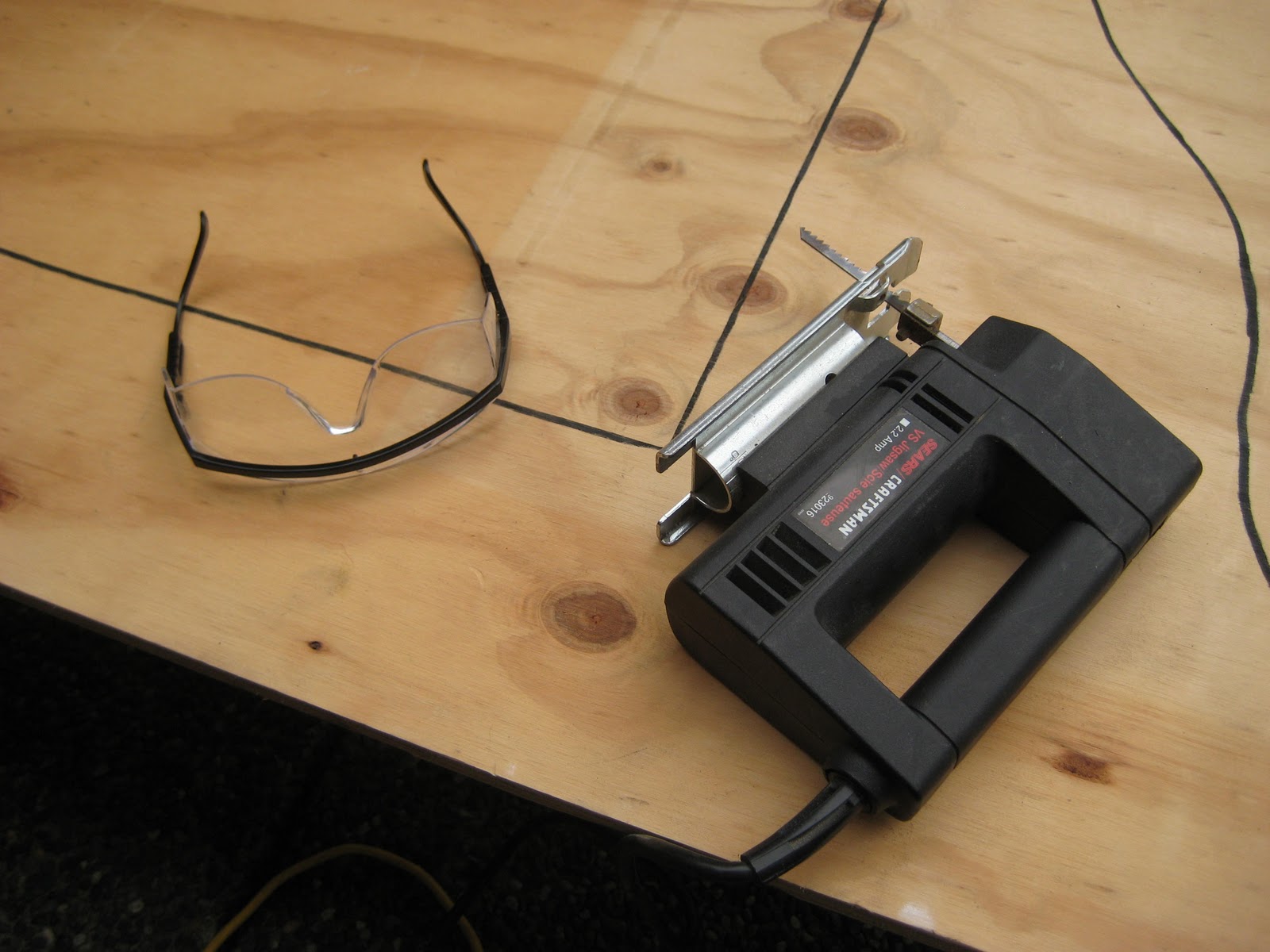 * Remodelaholic * How to Make a Diamond Tufted Headboard