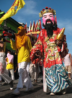 Vegetarian festival - carrying statues of the gods