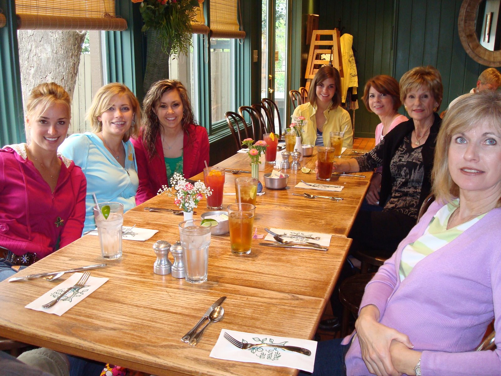 [Girls+at+Tea+Room.JPG]