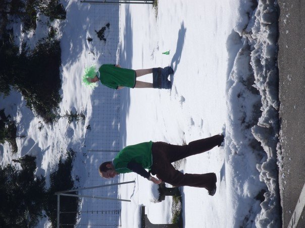 [Piss+in+snow.jpg]