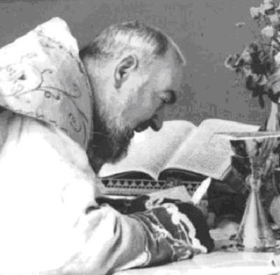 Si vous êtes déprimés, essayez cette prière de Padre Pio Padre_Pio