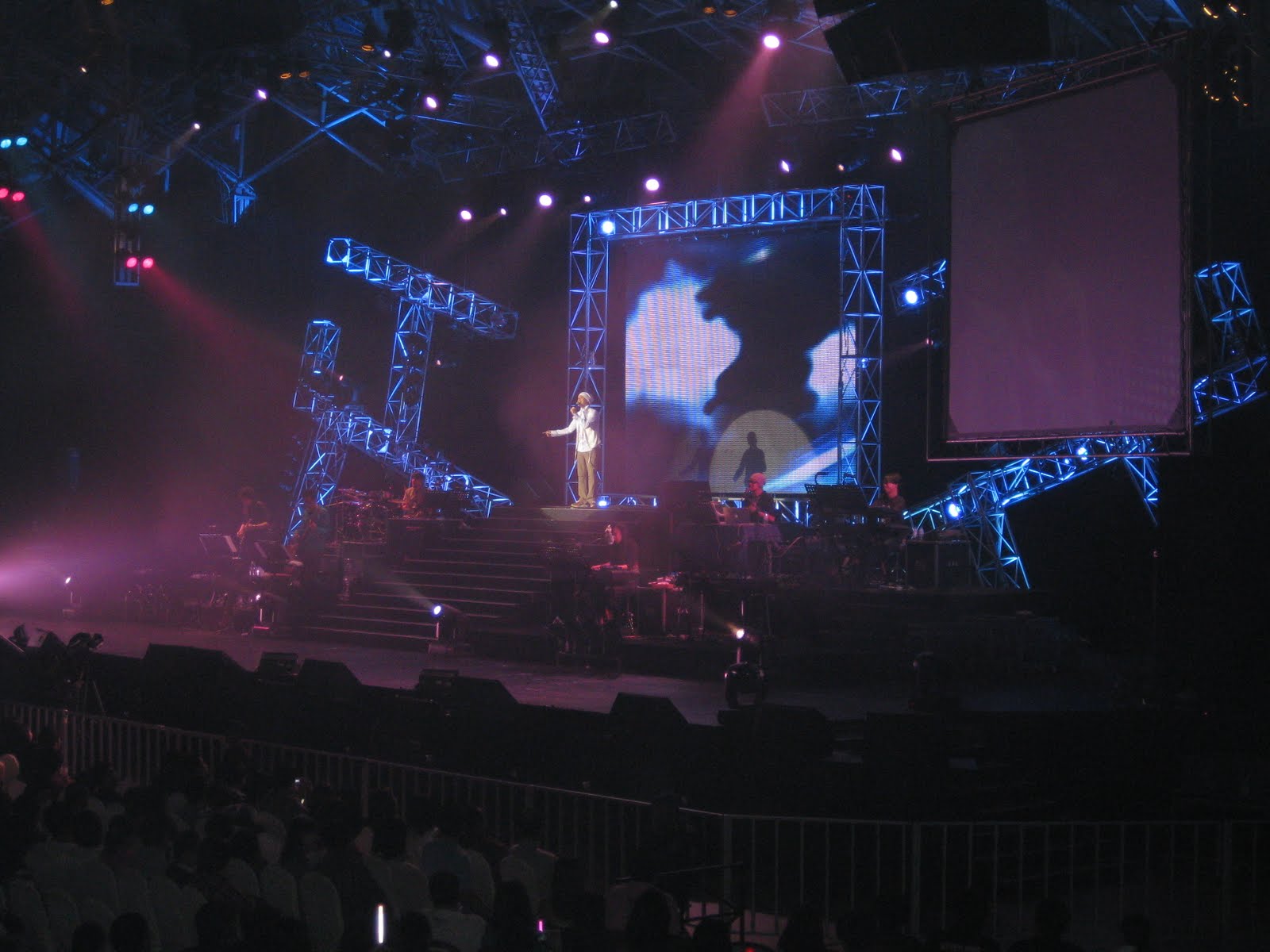 Christy's Blog: Justin Lo Concert