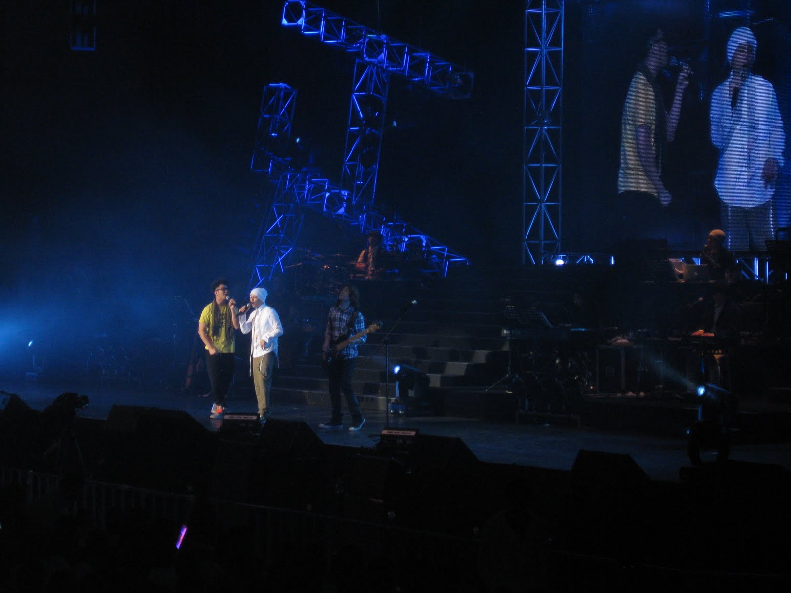 Christy's Blog: Justin Lo Concert